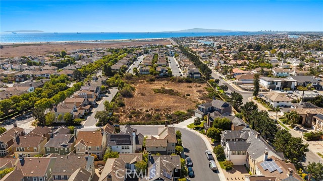 Detail Gallery Image 49 of 64 For 17272 Tidalridge Ln, Huntington Beach,  CA 92649 - 4 Beds | 2/1 Baths