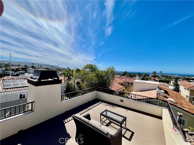 Detail Gallery Image 48 of 65 For 227 S Helberta Ave #B,  Redondo Beach,  CA 90277 - 4 Beds | 3/1 Baths