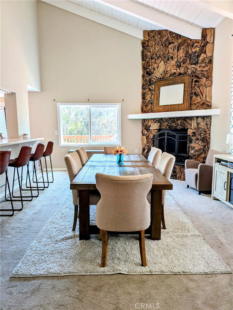 https://media.crmls.org/medias/9ab86b17-5d5a-4d25-9d6a-96d7bb7c1398.jpg?preset=X-Large