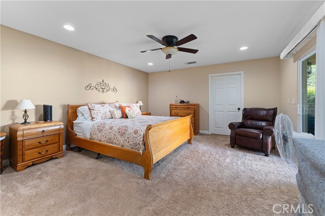 5622 W Avenue M4, Lancaster CA: https://media.crmls.org/medias/9ab91dcb-866e-4fac-9715-115098bbdcd9.jpg