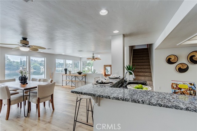 42768 Santa Suzanne Place, Temecula CA: https://media.crmls.org/medias/9ab9ec19-47e6-473f-9e61-d0aacea55cc3.jpg