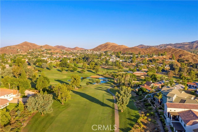 30571 Longhorn Drive, Canyon Lake CA: https://media.crmls.org/medias/9ab9f17b-8504-45d2-bee4-8b53c81ce267.jpg