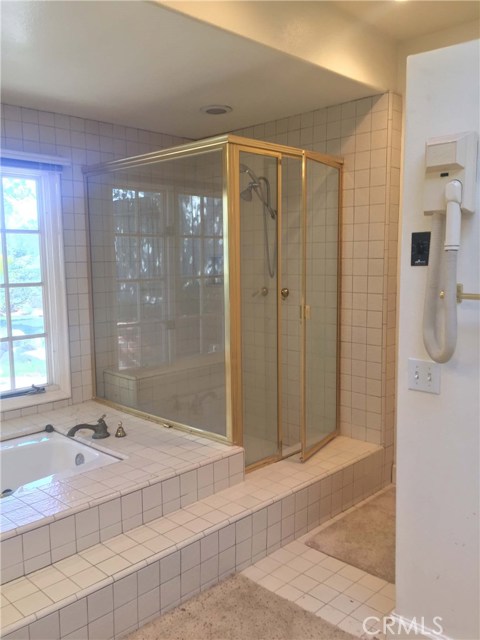 Separate shower walk in Separate shower walk in