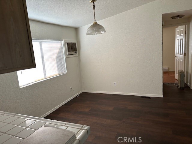 Detail Gallery Image 5 of 12 For 3015 12th, Clearlake,  CA 95422 - 3 Beds | 2 Baths