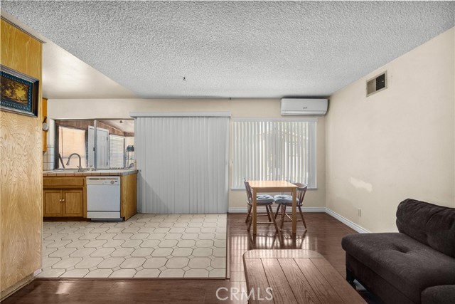 Detail Gallery Image 6 of 15 For 663 Eston Pl a,  Lancaster,  CA 93535 - 3 Beds | 3 Baths