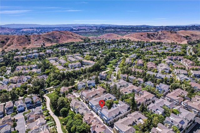 29 Hinterland Way, Ladera Ranch CA: https://media.crmls.org/medias/9abcb955-a460-4096-86ae-ce0dd3fd6c5b.jpg