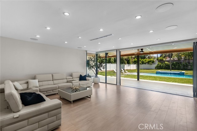 16810 Adlon Road, Encino CA: https://media.crmls.org/medias/9abcd795-b3f8-452c-bf79-f1d2610d513b.jpg