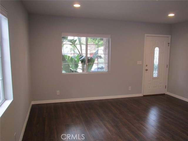 Detail Gallery Image 3 of 13 For 18004 Martha St, Encino,  CA 91316 - 3 Beds | 3 Baths