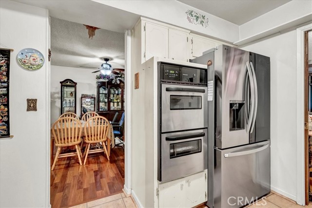 355 Kenwood Drive, Lemoore CA: https://media.crmls.org/medias/9abe317f-cbf2-48ac-80b8-25b0dbfa3bfd.jpg