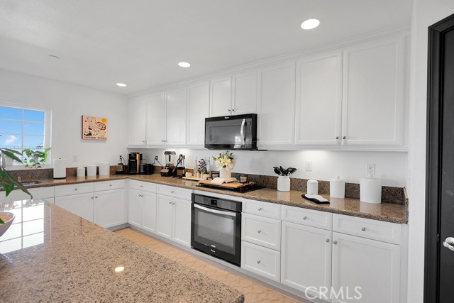 2727 Goldenrain Street, Palmdale CA: https://media.crmls.org/medias/9abed3a8-42ed-4cb5-9530-cde38da87728.jpg