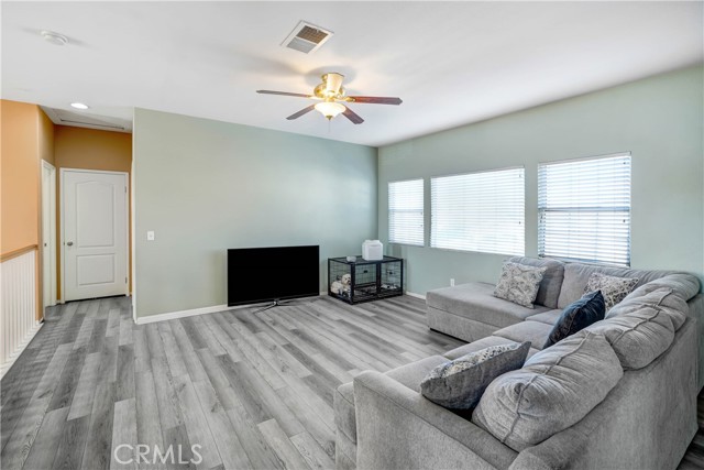 Detail Gallery Image 16 of 25 For 271 Bahama Ct, San Jacinto,  CA 92583 - 5 Beds | 2/1 Baths