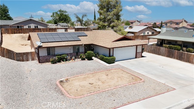 16850 Hidden Creek Drive, Victorville CA: https://media.crmls.org/medias/9ac128eb-3a23-4c76-a478-72e6d4260357.jpg
