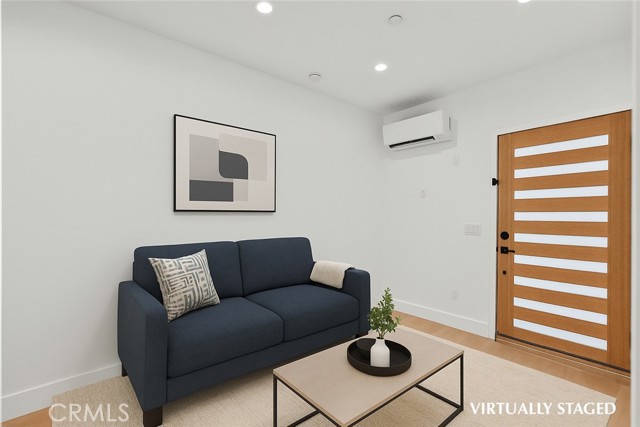 5734 Stansbury Avenue, Van Nuys CA: https://media.crmls.org/medias/9ac12ab4-8f25-4b43-9888-3f645b30c53a.jpg