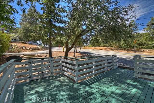 Detail Gallery Image 30 of 49 For 27026 Overlook Ln, Lake Arrowhead,  CA 92352 - 2 Beds | 1/1 Baths
