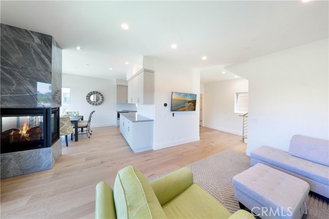 Detail Gallery Image 9 of 25 For 3920 E Coast Highway, Corona Del Mar,  CA 92625 - 3 Beds | 2/1 Baths