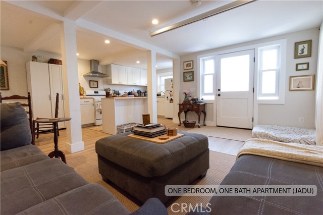 Detail Gallery Image 13 of 15 For 732 Poli St, Ventura,  CA 93001 - 5 Beds | 4 Baths