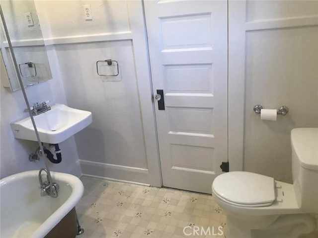 558 E 9th Street, Upland CA: https://media.crmls.org/medias/9ac218cb-1f87-4055-a343-037bbefe4269.jpg