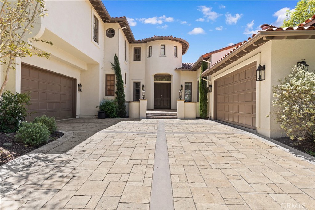 MLS #OC26102051 image #1