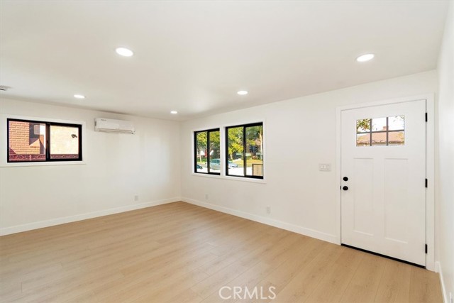 Detail Gallery Image 10 of 26 For 411 N Catalina St, Burbank,  CA 91505 - 2 Beds | 1 Baths