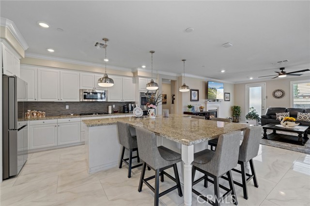 Detail Gallery Image 21 of 72 For 6962 Housatonic Ct, Jurupa Valley,  CA 91752 - 5 Beds | 3 Baths