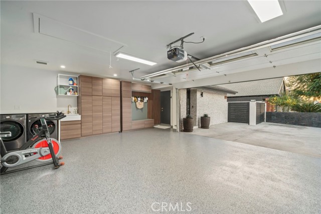 Detail Gallery Image 34 of 42 For 985 Begonia Ave, Costa Mesa,  CA 92626 - 3 Beds | 3 Baths