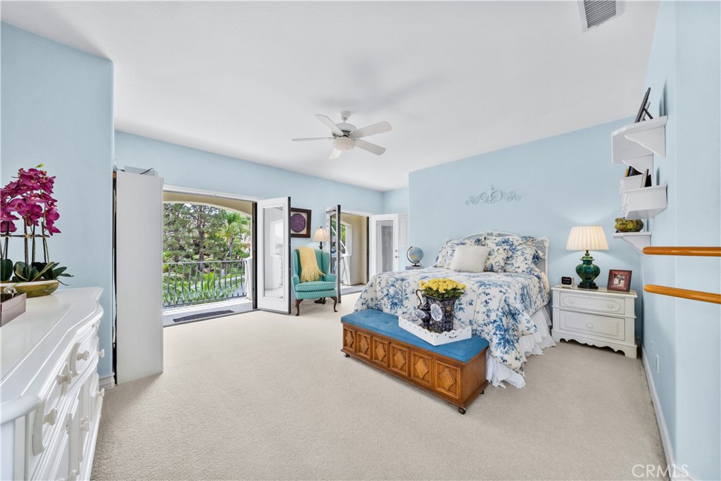 https://media.crmls.org/medias/9ac4f885-d0d4-4085-9310-d1984a16f320.jpg?preset=X-Large