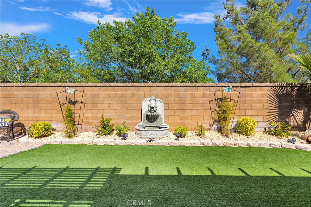 https://media.crmls.org/medias/9ac58c00-ded0-492e-9b54-517cc90ada7c.jpg?preset=X-Large
