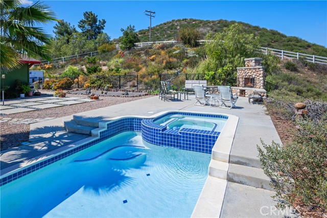 21475 Ridgedale Drive, Lake Mathews CA: https://media.crmls.org/medias/9ac5e56c-1358-4074-a0bf-950edb6d9bd3.jpg