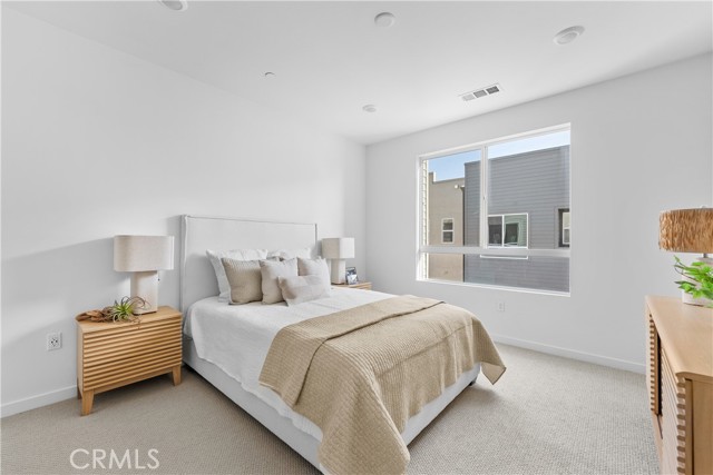Detail Gallery Image 17 of 25 For 9423 1/2 N Sepulveda Blvd. #3,  North Hills,  CA 91343 - 2 Beds | 2/1 Baths