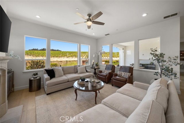 1330 Riley Lane, Nipomo CA: https://media.crmls.org/medias/9ac743c9-2fd1-4dff-9cd6-05ca086c958c.jpg