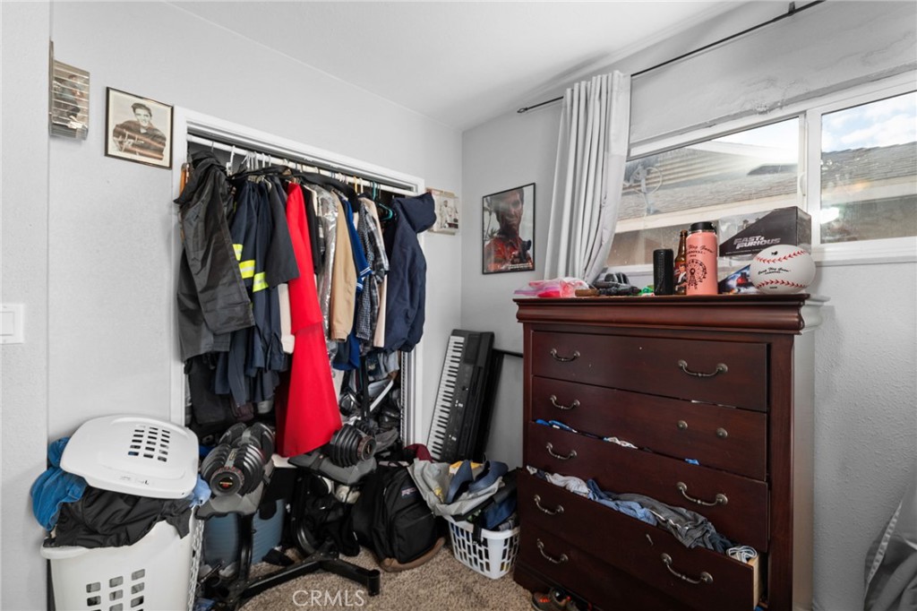 https://media.crmls.org/medias/9ac746d2-c587-471a-81b0-67dd6194b45c.jpg?preset=X-Large