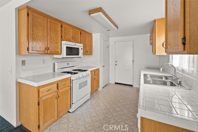 389 Marina Circle photo 3