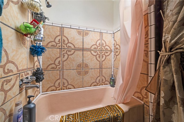 Detail Gallery Image 13 of 50 For 19597 Jurupa Ave, Bloomington,  CA 92316 - 4 Beds | 2 Baths