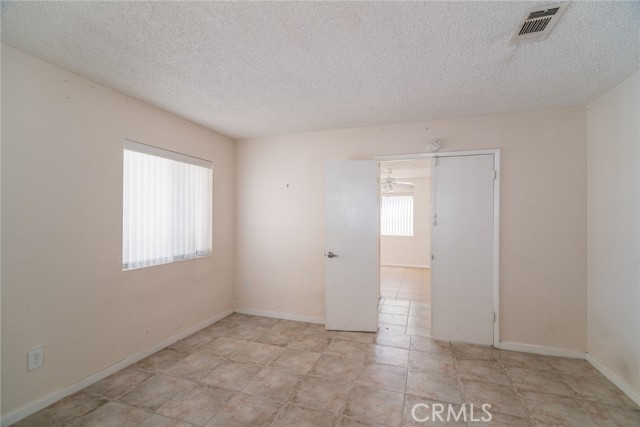 66320 Avenida Barona, Desert Hot Springs CA: https://media.crmls.org/medias/9ac85143-07c8-4171-ba01-8fe68fe24cd1.jpg