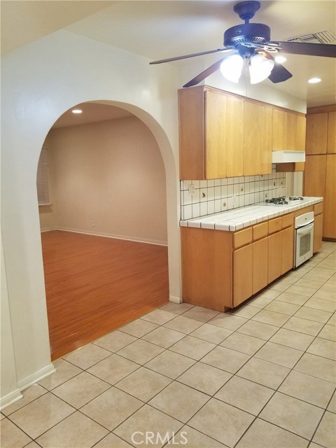 Detail Gallery Image 9 of 24 For 5056 Newcastle Ave, Encino,  CA 91316 - 3 Beds | 2 Baths
