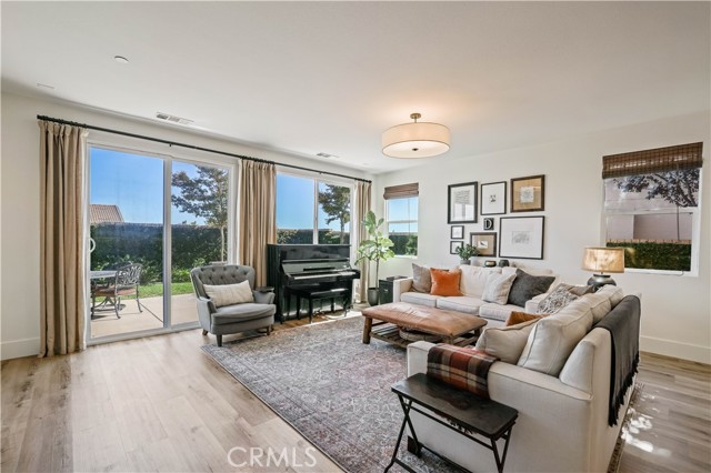 Detail Gallery Image 13 of 62 For 28658 Farrier Dr, Valencia,  CA 91354 - 3 Beds | 3/1 Baths