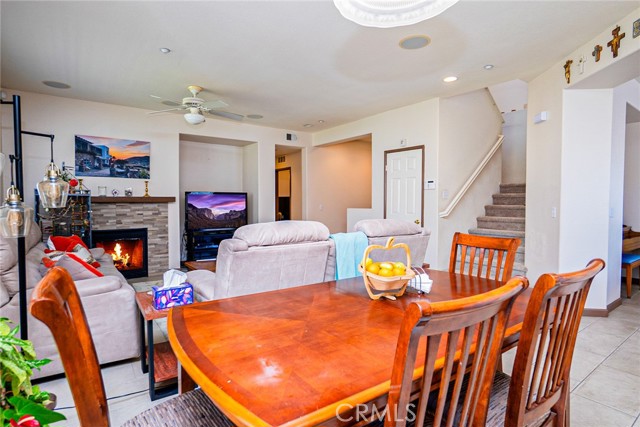 15138 Holiday Drive, Fontana CA: https://media.crmls.org/medias/9ac9c984-816e-4f3b-8873-4aea9c46d3ce.jpg