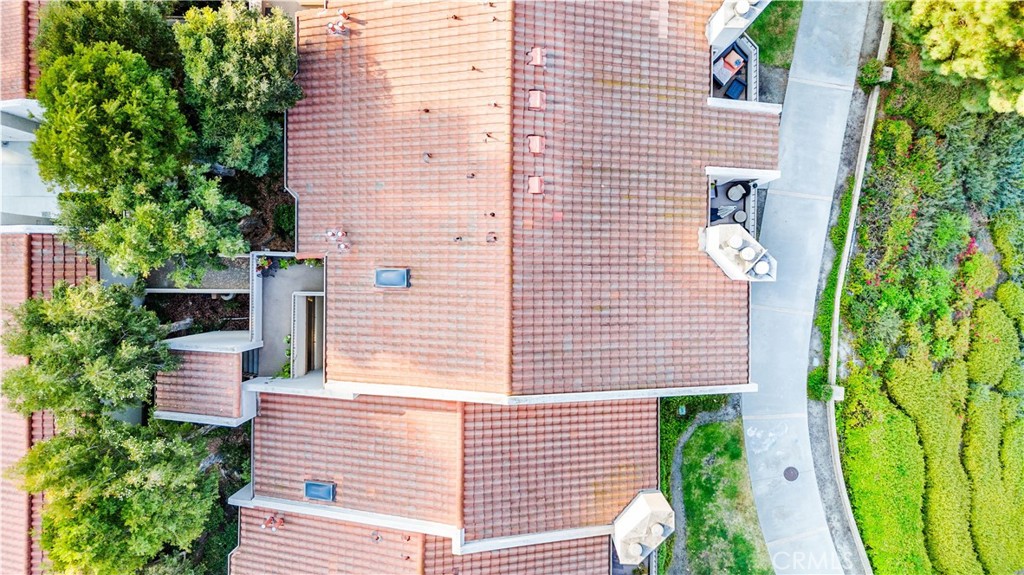 https://media.crmls.org/medias/9ac9e401-03c9-47a2-9194-23876d3e2b6d.jpg?preset=X-Large
