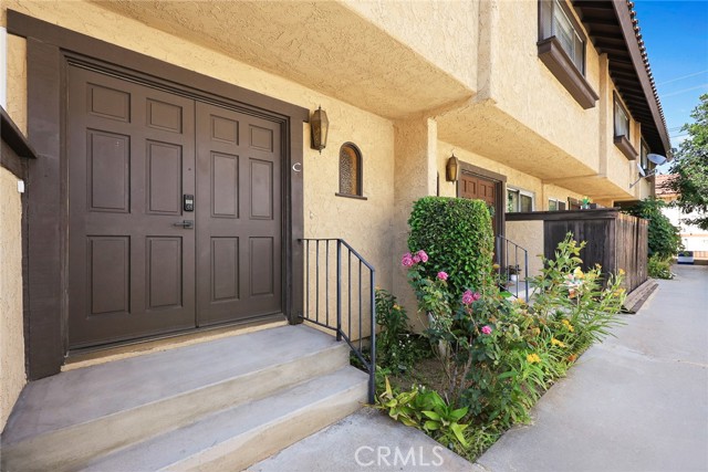 828 N Garfield Avenue, Alhambra CA: https://media.crmls.org/medias/9acaaca3-73f2-43a8-9669-247fe6a6d91c.jpg
