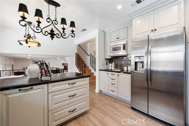 Detail Gallery Image 18 of 45 For 651 N Sunnyslope Ave, Pasadena,  CA 91107 - 5 Beds | 3 Baths