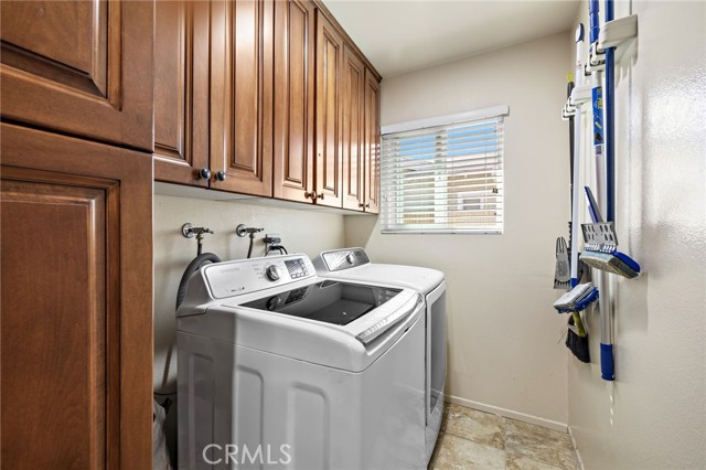 Detail Gallery Image 11 of 23 For 8292 Darsy, Huntington Beach,  CA 92647 - 4 Beds | 2/1 Baths