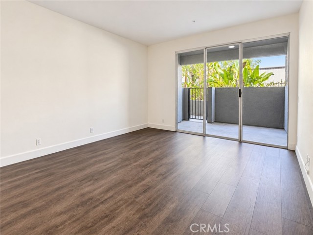 11657 Oxnard Street, 212 photo 19