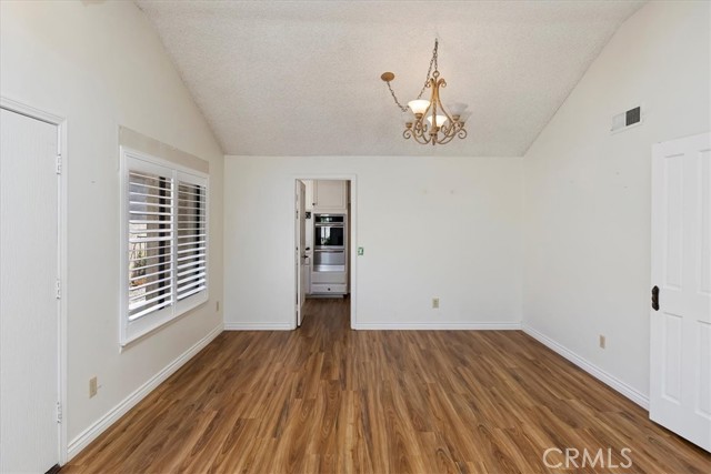 Detail Gallery Image 18 of 37 For 2974 Hyde Park Cir, Riverside,  CA 92506 - 2 Beds | 2 Baths