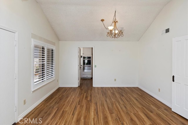 Detail Gallery Image 18 of 37 For 2974 Hyde Park Cir, Riverside,  CA 92506 - 2 Beds | 2 Baths