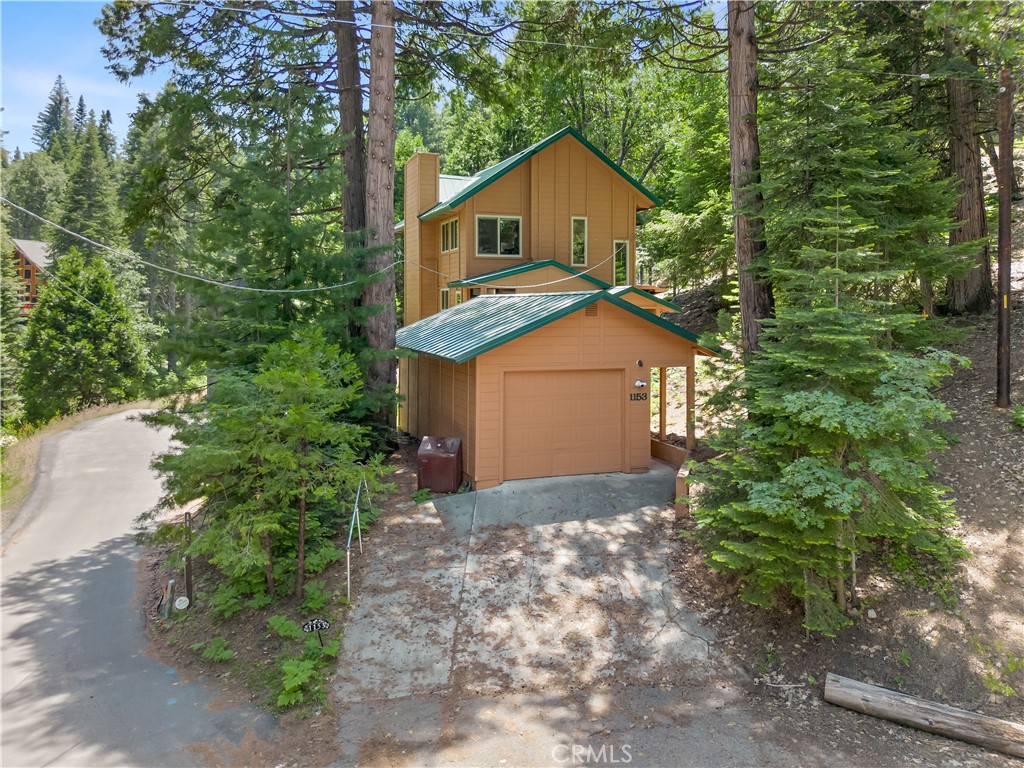1153 Silver Tip Lane