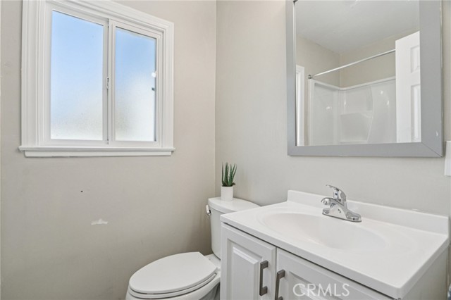 Detail Gallery Image 15 of 51 For 17043 Celtic St, Granada Hills,  CA 91344 - 4 Beds | 3 Baths