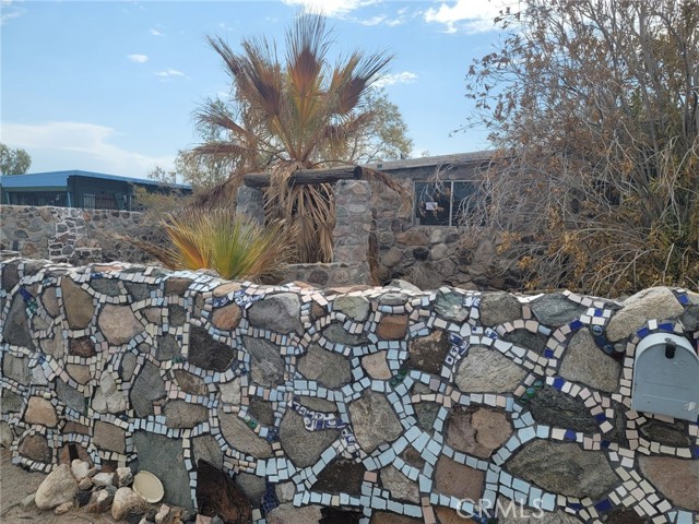 Detail Gallery Image 5 of 9 For 1233 Desert Dr, Needles,  CA 92363 - 2 Beds | 1 Baths