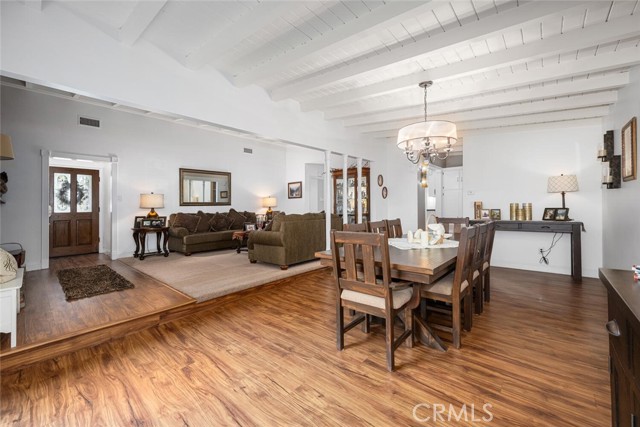 Detail Gallery Image 11 of 51 For 2813 Albury Ave, Long Beach,  CA 90815 - 3 Beds | 2 Baths