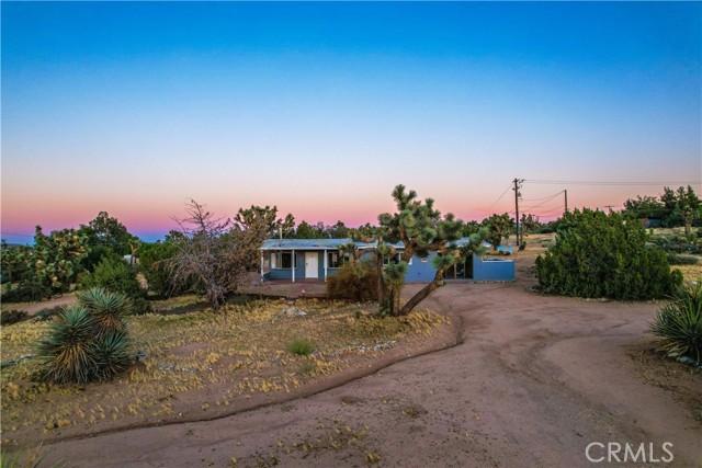 Detail Gallery Image 2 of 32 For 7985 Deer Trl, Yucca Valley,  CA 92284 - 2 Beds | 1 Baths