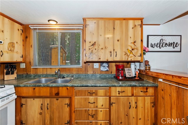 Detail Gallery Image 11 of 36 For 42759 Peregrine Ave, Big Bear Lake,  CA 92315 - 3 Beds | 2 Baths